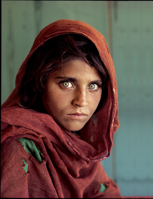 Afghan girl photo by Steve McCurry, 1985 & National Geographic
